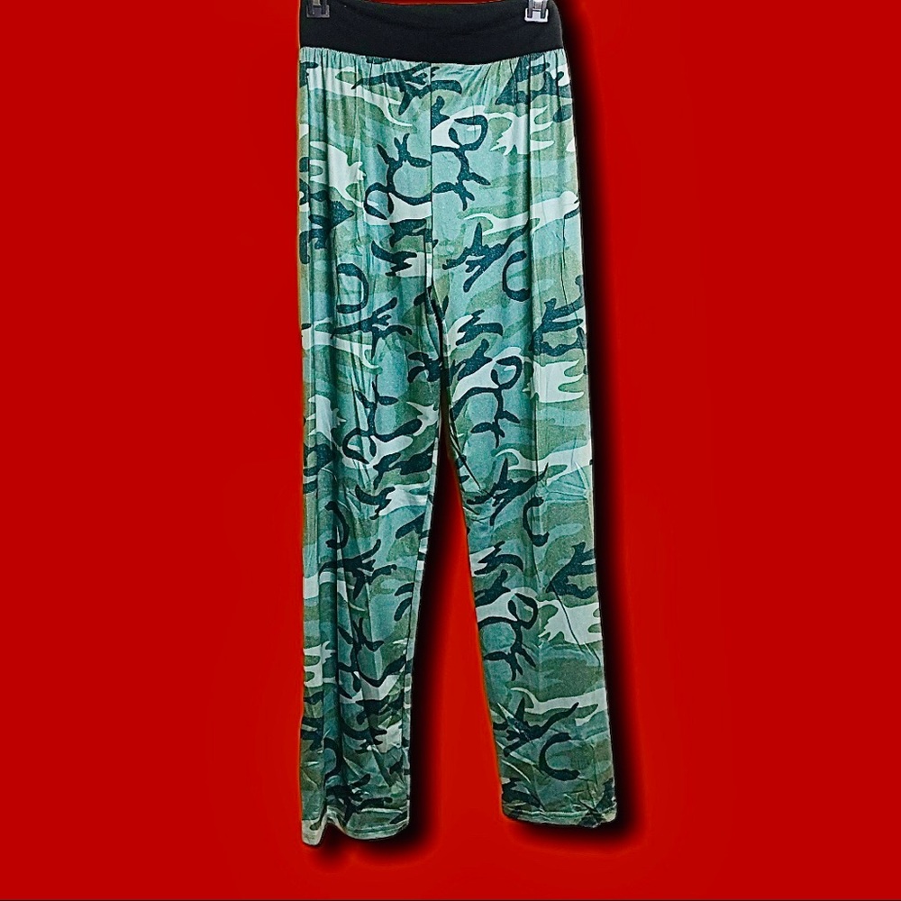 New camouflage wide leg lounge/palazzo pants - Picture 6 of 11